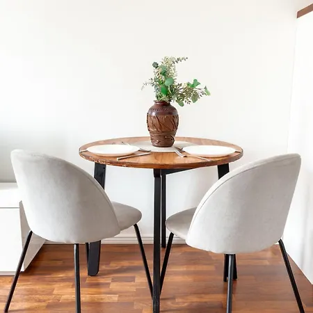 2ndhomes Cozy Center With Park View 公寓 *