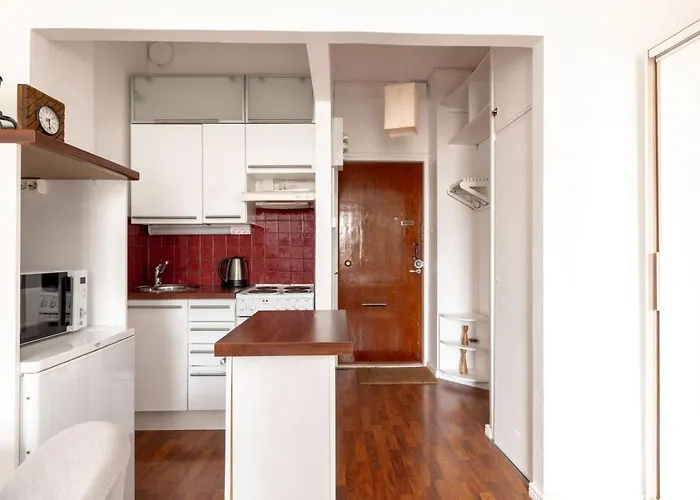 Bright Compact In Ullanlinna